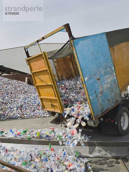 Recycling  Lastkraftwagen  Kunststoff