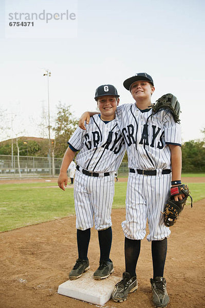 Vereinigte Staaten von Amerika  USA  Junge - Person  2  Baseball  10-11 Jahre  10 bis 11 Jahre  Kalifornien