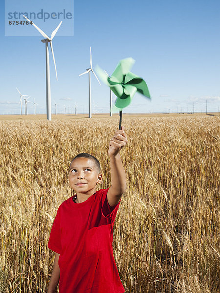 Vereinigte Staaten von Amerika USA Windturbine Windrad Windräder halten Hintergrund Weizenfeld Mädchen 10 11