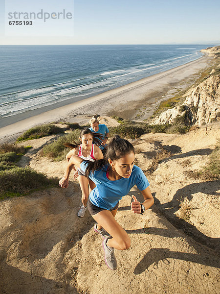 Vereinigte Staaten von Amerika  USA  Mensch  Menschen  Küste  Meer  joggen  3  vorwärts  Kalifornien  San Diego