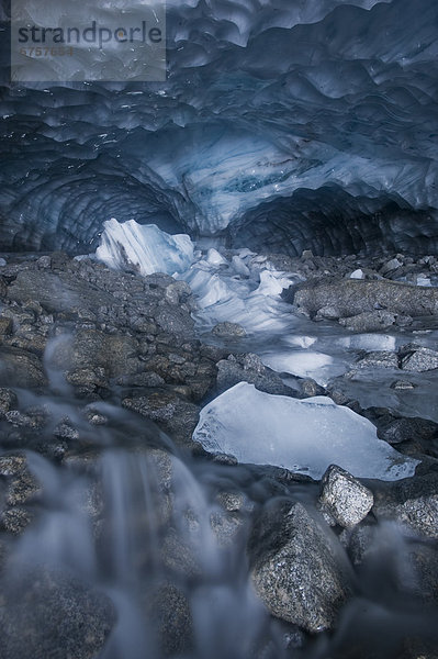 Eis  fließen  blau  Bach  Höhle  Northwest Territories