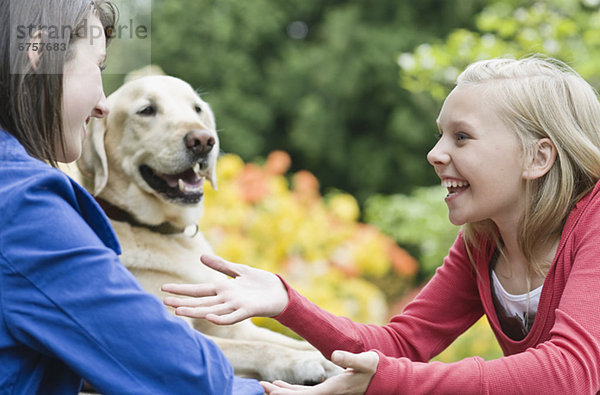 sitzend  Hund  Mädchen