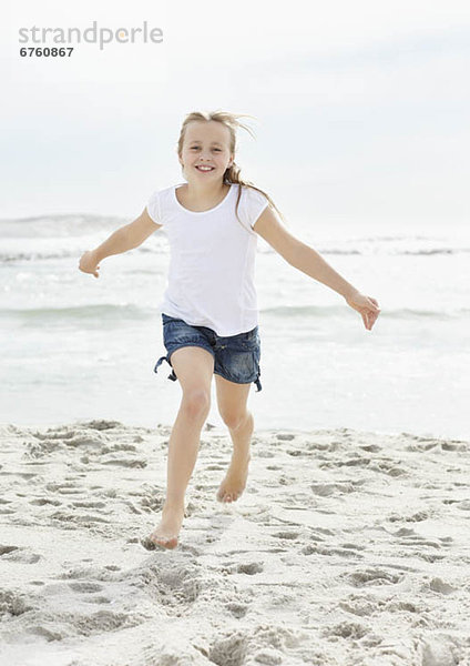 Portrait  Strand  rennen  10-11 Jahre  10 bis 11 Jahre  Mädchen