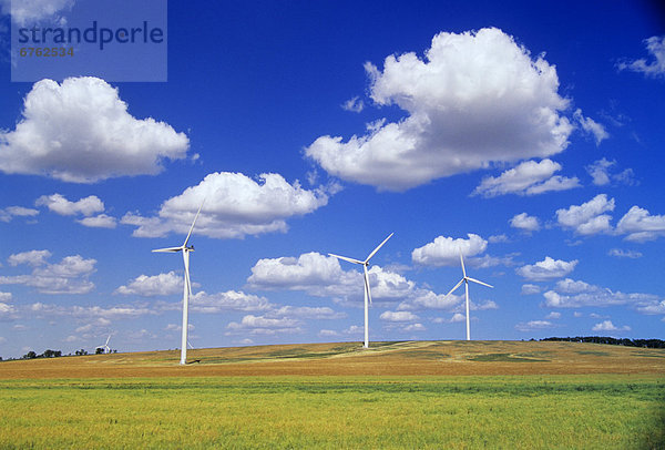Windturbine Windrad Windräder Wolke Leon Manitoba