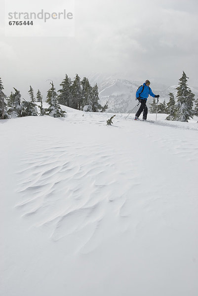 Berggipfel  Gipfel  Spitze  Spitzen  Skifahrer  Kopfball  Cascade Mountain  British Columbia