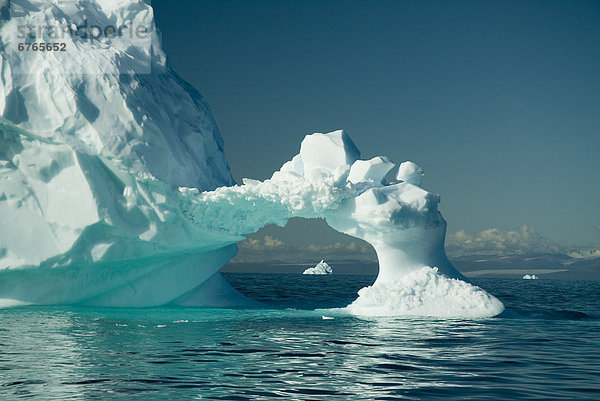 nahe  Eisberg  Geräusch  Kanada  Meeresarm  Nunavut  Teich