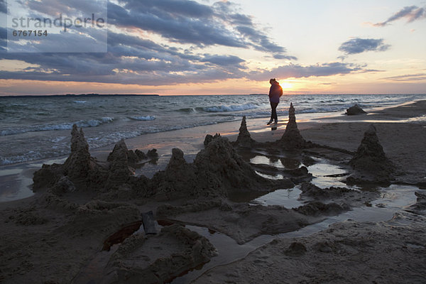 Vereinigte Staaten von Amerika  USA  gehen  Strand  Sonnenuntergang  Mensch  Einsamkeit  Michigan