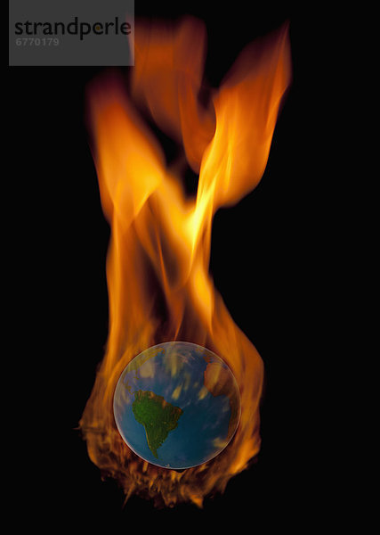 verbrennen  schießen  Studioaufnahme  Globus