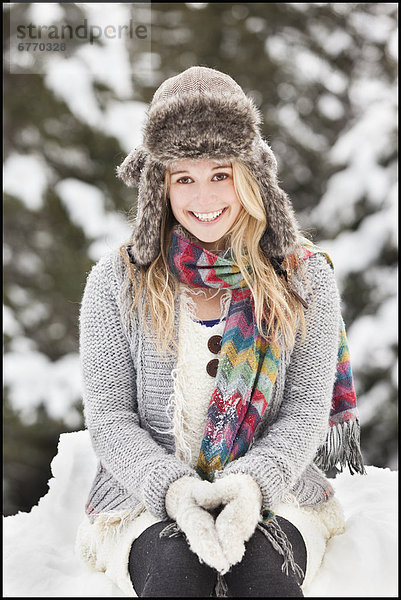 Vereinigte Staaten von Amerika  USA  Portrait  Frau  Winter  Kleidung  jung  Salt Lake City  Utah