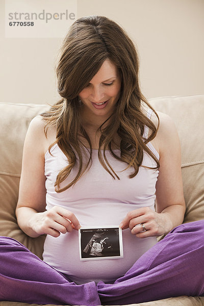 Vereinigte Staaten von Amerika  USA  Frau  Fotografie  sehen  Schwangerschaft  jung  Baby  Utah