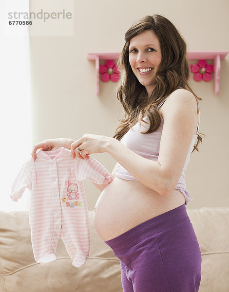 Vereinigte Staaten von Amerika  USA  zeigen  Frau  Kleidung  Schwangerschaft  jung  Baby  Utah