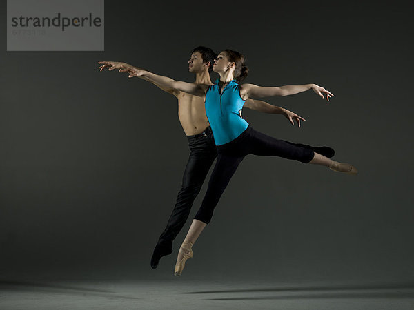 Tänzer  Paar  Paare  üben  Ballett