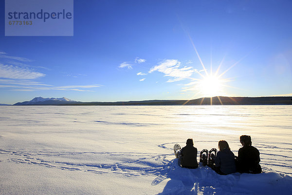 nehmen  ruhen  See  Schneeschuh  gefroren  Rest  Überrest  Yukon