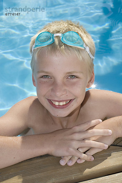 Portrait Junge - Person Schwimmbad British Columbia
