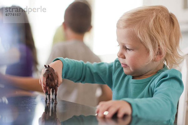 Spielzeug  jung  Mädchen  spielen