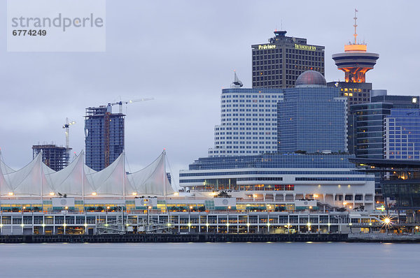 Skyline  Skylines  Hafen  Gebäude  Morgendämmerung  frontal  British Columbia  Kanada  Aussichtspunkt  Platz  Sonne  Vancouver