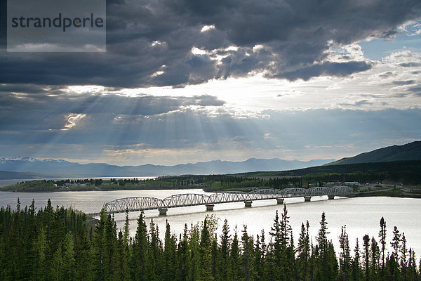 beleuchtet  Wolke  über  Brücke  Bucht  Sonne  Yukon