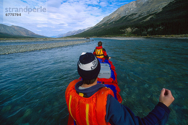 Wasser verlassen Karibu Kanute Kalb Schiffswache Yukon