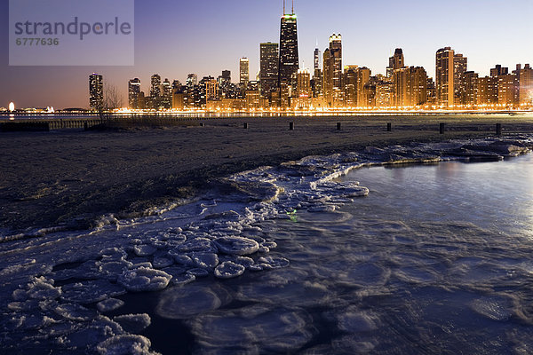 Vereinigte Staaten von Amerika  USA  Skyline  Skylines  Sonnenuntergang  Großstadt  See  Chicago  Illinois  Michigan