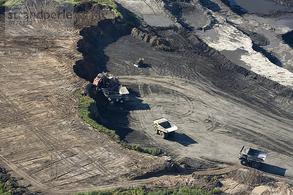 nahe  Landschaft  Horizont  Sand  Festung  Personal  Material  Bergwerk  Grube  Gruben  Alberta  kanadisch  Öl