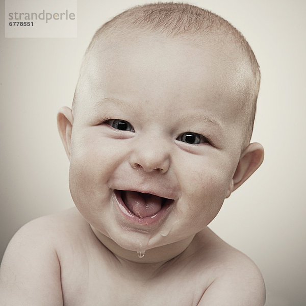 Portrait  lächeln  Junge - Person  Studioaufnahme  Baby
