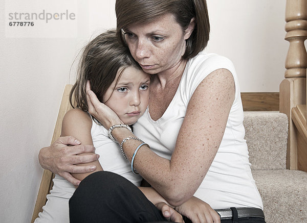Mitleid  Depression  Tochter  5-9 Jahre  5 bis 9 Jahre  Mutter - Mensch
