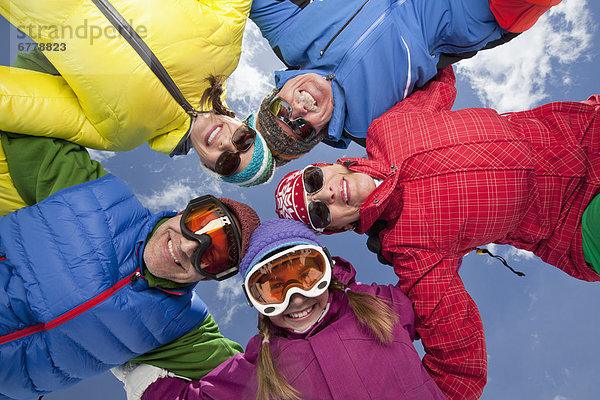 Pose  Urlaub  Ski  10-11 Jahre  10 bis 11 Jahre  Mädchen