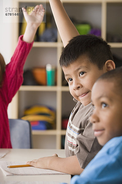 heben  Klassenzimmer  5-9 Jahre  5 bis 9 Jahre