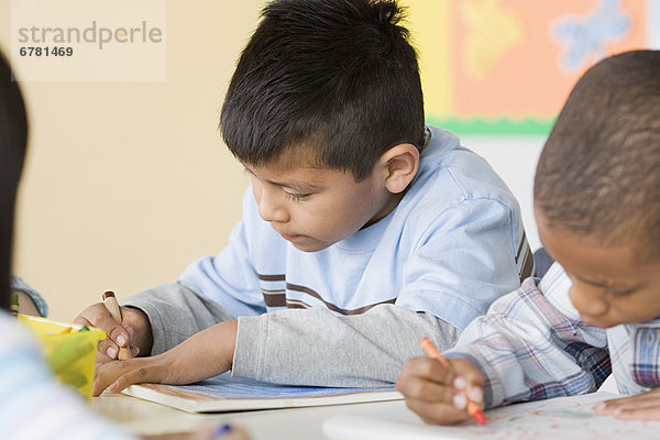 Zeichnung  Klassenzimmer  5-9 Jahre  5 bis 9 Jahre