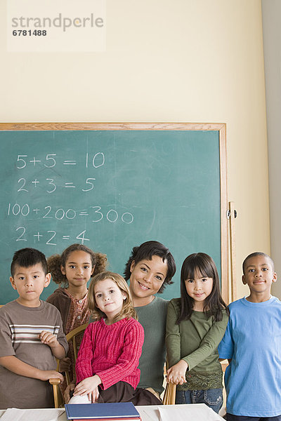 sehen  Lehrer  Schule  Blick in die Kamera  5-9 Jahre  5 bis 9 Jahre