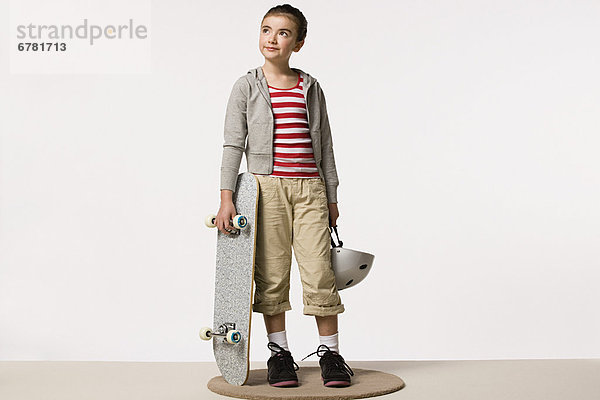 Portrait  Skateboard  Studioaufnahme  5-9 Jahre  5 bis 9 Jahre  Mädchen