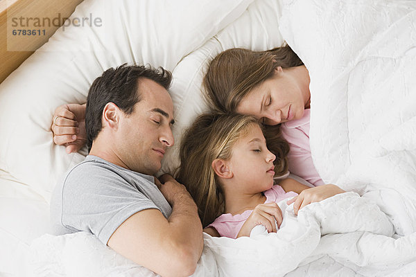 Menschliche Eltern Bett schlafen Tochter 12-13 Jahre 12 bis 13 Jahre