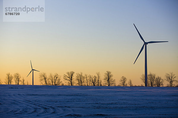 Windturbine Windrad Windräder Winter Sonnenaufgang Ontario
