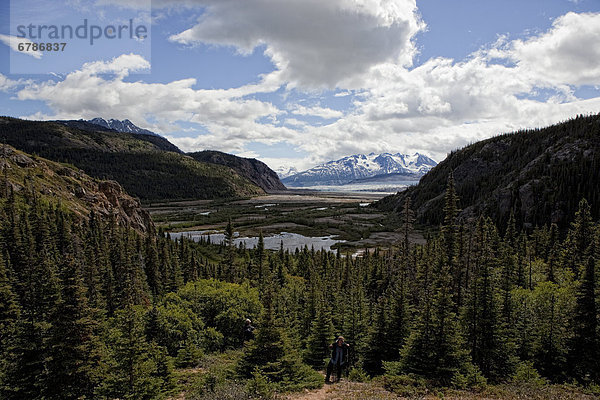Fröhlichkeit  Mensch  Ansicht  Atlin Provincial Park and Recreation Area  British Columbia  Kanada