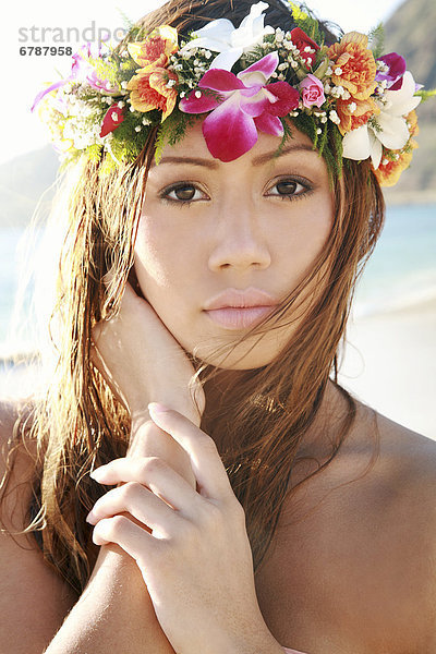 Halbportrait  Frau  Schönheit  Insel  Pazifischer Ozean  Pazifik  Stiller Ozean  Großer Ozean  Kleidung  Hawaii  Oahu