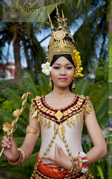 Frau  Kollege  Tradition  Tänzer  jung  Kleidung  Kambodscha  Siem Reap