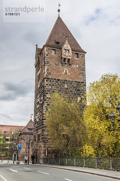 Schuldturm  Männereisen  1323 errichtet unter Baumeister Conrad Stromer  Nürnberg  Mittelfranken  Bayern  Deutschland  Europa
