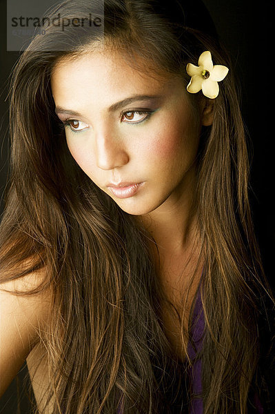 Hawaii  Studio Headshot of ein schönes Mädchen.