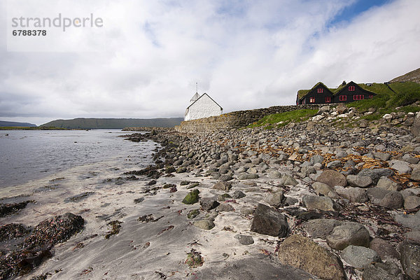 Neue Kirche am Meer  Kirkjubour  Insel Streymoy  Färöer  Färöer-Inseln  Dänemark  Nordatlantik  Nordeuropa
