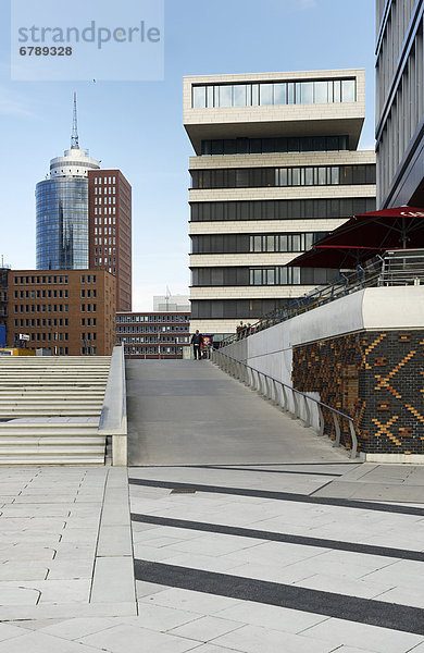 Hanseatic Trade Center HTC und Bürogebäude  Dalmannkai  HafenCity  Hansestadt Hamburg  Deutschland  Europa