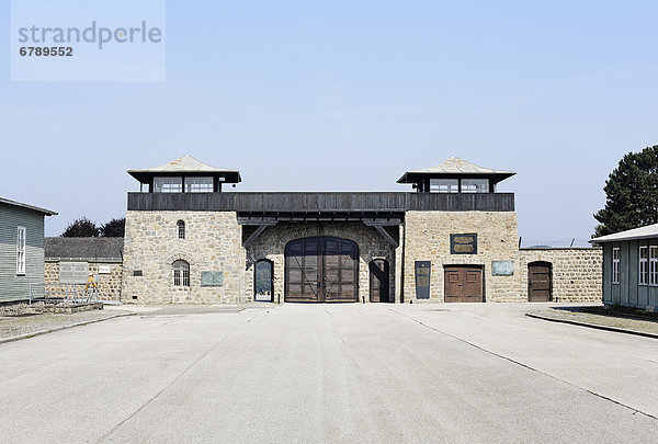 Eingangstor zum Konzentrationslager Mauthausen  Perg  Oberösterreich  Österreich  Europa