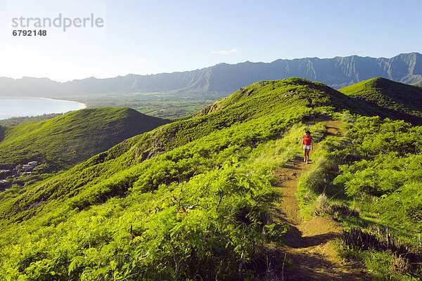 Frau  über  wandern  Hawaii  Oahu