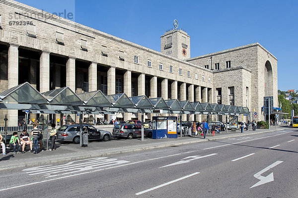 Hauptbahnhof mit Bahnhofsturm  Stuttgart  Baden-Württemberg  Deutschland  Europa
