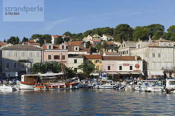 Boote im Hafen von Mali Losinj  Insel Losinj  Adria  Kvarner-Bucht  Kroatien  Europa