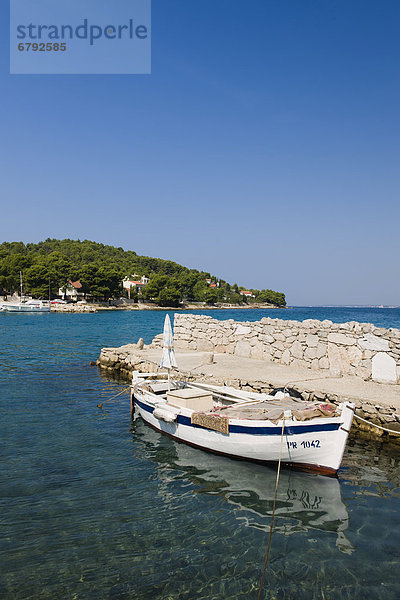 Fischerboot vor Punta Zelena bei Kukljica  Insel Ugljan  Adria  Zadar  Dalmatien  Kroatien  Europa