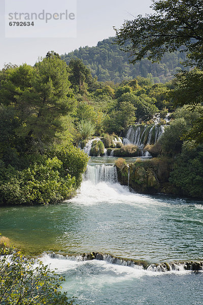 Wasserfall im Krka Nationalpark  Skradin  Sibenik-Knin  Dalmatien  Kroatien  Europa