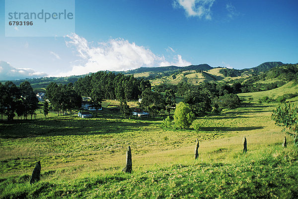 Ländliches Motiv ländliche Motive Wohnhaus Landschaft Hügel Wiese Costa Rica