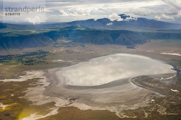 Ngorongoro Krater und Lake Magadi  Luftaufnahme  Arusha Region  Tansania  Afrika