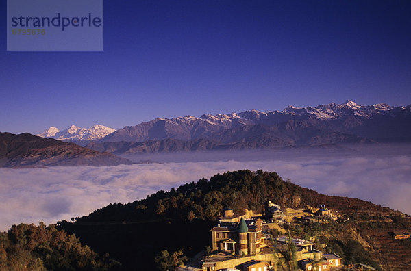 Wolke Hügel Hintergrund Lodge Landhaus Draufsicht Linie Nepal