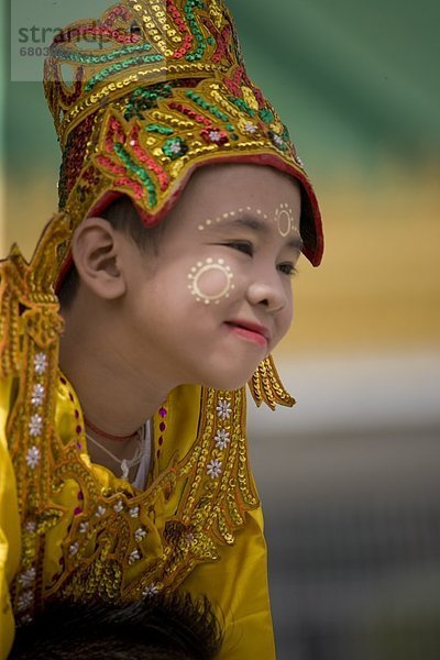 Junge - Person  jung  Festival  Myanmar